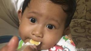 Bayi Belum Duduk Tegak di Usia 6 Bulan, MPASI Ditunda Dulu?