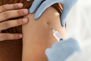Tips Menjaga Gula Darah untuk Diabetesi yang Ingin Vaksinasi